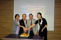 Turkey-cutting ceremony by (from left to right) Ms. Janet Chow, Director of Institutional Advancement; Prof. Vincent Lee, Director of School of Pharmacy; Prof. Chan Wai-Yee, Director of School of Biomedical Sciences; and Ms. Yvonne Lai, Head of Planning Office of Faculty of Medicine